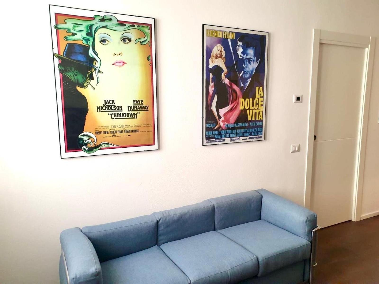 Appartamento Cinema Impero - Posto Auto Privato Siena Ruang foto